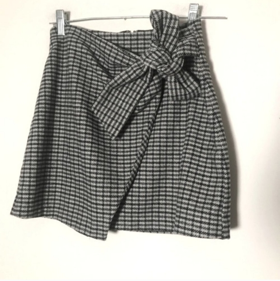 WILFRED | Wrap Front Skirt Tie Dorine Wool Plaid Houndstooth Mini Aritzia 00 xxs - Picture 4 of 6